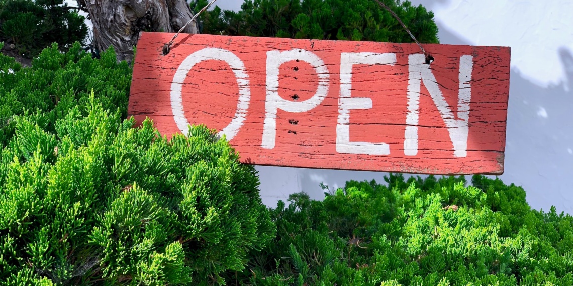 HOW AN ONLINE PRESENCE WILL BENEFIT YOUR BUSINESS-Hourly Availability