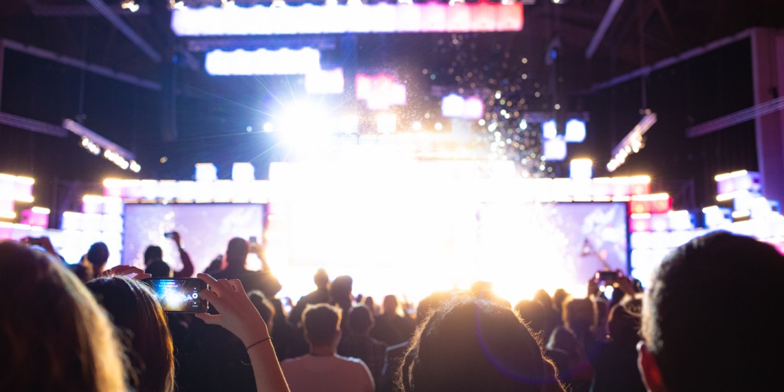 HOW AN ONLINE PRESENCE WILL BENEFIT YOUR BUSINESS -Audience